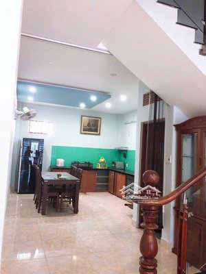 chính chủ cần bán nhà hẻm xe hơi đường tân quý