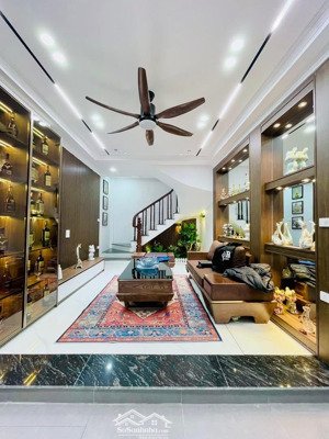 siêu phẩm! phố hào nam, mặt ngõ kd, gần phố ô tô đỗ cách 30m, nhà dân xây chắc chắn, ở sướng 45m 6