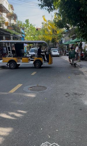 bán nhà riêng mới xây đầy đủ tiện nghi tại đường bà triệu, cách phố cổ 500m