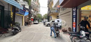 chính chủ bán nhà giải phóng dt 30m2, mt 3.5m, 5 tầng, ô tô tránh, kinh doanh sầm uất