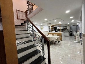 3 tầng 4x18, hẻm oto 1/ nhà như mới, chợ phạm văn bạch 7.4 tỷ