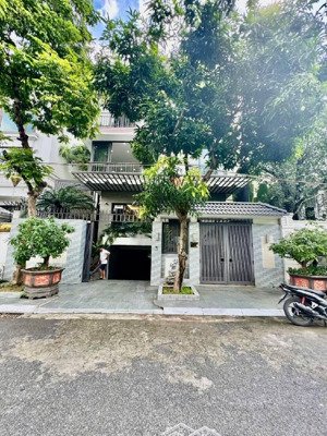 la biệt thự đơn lập bt6, xa la, hà đông. 226m2, 4 tầng, 1 hầm, nội thất sang trọng. 56 tỷ.