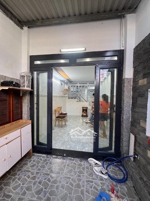 nhà nhỏ xinh .chỉ hơn 2 tỷ .xách vali vào ở ngay .