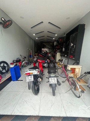 mặt tiền kinh dương vương-67m2- nhà 3 tầng - sát bến xe miền tây-chỉ 8.3 tỷ tl