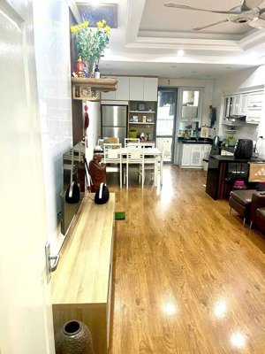 chính chủ em cần bán gấp căn chung cư xa la full nội thất xịn sò