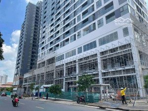 bán shop house d-aqua quận 8 số lượng chỉ còn dưới 10 căn. nhanh tay để sở hữu ạ. bđs dòng tiền.