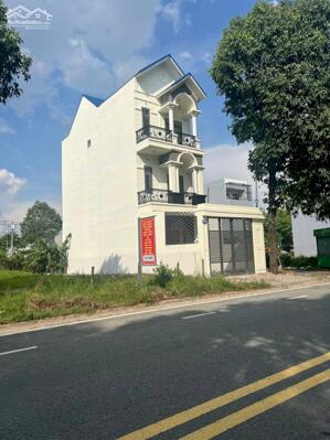 BÁN GẤP TRẢ NỢ NHÀ PHÚ TÂN 2 LẦU - Thủ Dầu Một