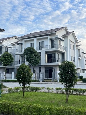 centa riverside đón sóng đại lộ gia bình & đường sắt tốc độ cao hà nội hạ long