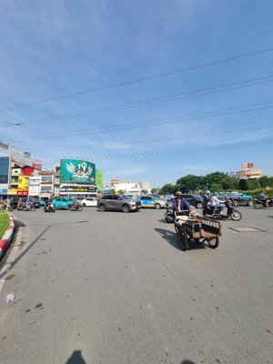 gấp bán 4 mt kinh dương vương tên lửa cạnh vòng xoay hậu giang 92m2 xe tải tránh, còn ko lội giới