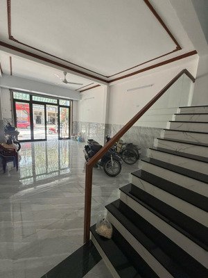 nhà 3 tầng mt d.10m5-tt sơn trà-gần monarchy-vừa ở vừa kinh doanh-view ngắm cầu rồng-100m2 ngang5