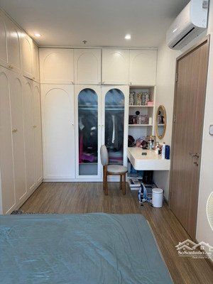 chính chủ cần bán căn hộ chung cư với đầy đủ nội thất đẹp