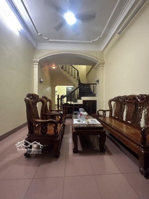 bán nhà phân lô quân đội ngõ 153 ô cách, vị trí đỉnh