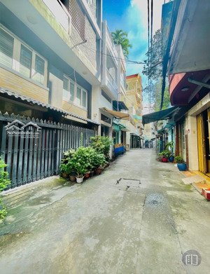 hxh thông gần mt nguyễn tiểu la quận 10 - 74m2 ngang 6m2 4m5 tầng - 19 tỷ thương lượng