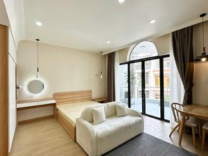 căn hộ dịch vụ cao cấp q10 - hồ bá kiện cư xá bắc hải, gần cviên lê thị riêng