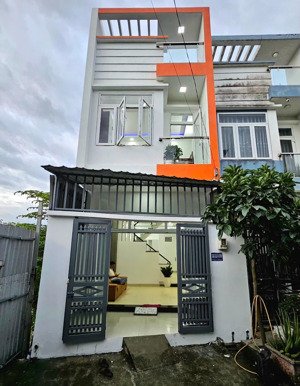 nhà 2 tầng thạnh xuân 52, dt: 50m2, sổ hồng riêng, đường 8m, chỉ 3.78 tỷ