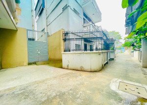 hẻm ô tô vào nhà trần bình trọng quận 5 - 76 m² 4 tầng btct - 1 đời chủ - hồ bơi lam sơn - 17 tỷ