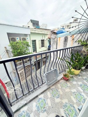 bán nhà mới cạnh vincom . nam long . trần trọng cung. q7. dt 4.5m x 14m . chỉ 6 tỉ nhỉnh