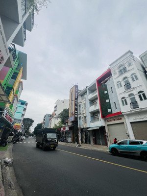 nhà mặt tiền đường trần hưng đạo, tân sơn nhì, 72m2 , 5 tầng, ở hay kinh doanh đều được, chỉ 14.x