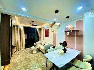 nhà đẹp ngay phan xích long - 4tầng mới long lanh - 5pn - chỉ 7,3 tỷ