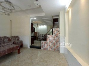 cho thuê nhà mới 5x15 3 lầu h2 huy giáp ngã tư ga