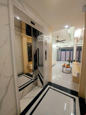 siêu phẩm phố giáp bát - 38m2 x mt3,4m - thang máy - vị trí đẹp - nội thất xịn - chỉ 12,5 tỷ