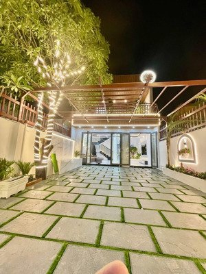 bán villa vườn view sông mặt tiền hẻm 1419 dt 138m2 giá 8tỷ600.duy nhất tại nhà bè.lh 