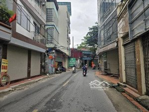 bán nhà dương nội lô góc oto tránh .kinh doanh đa dạng mặt hàng.