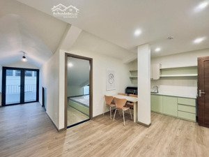 2 phòng ngủ 1 phòng khách đầy đủ nội thất bancol ngay vòng xoay liên phường, nguyễn duy trinh