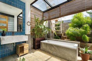 penthouse sân vườn hoa hồng vibe đà lạt, 1 phòng ngủ tách bếp, bồn tắm nằm ngay chợ tân định