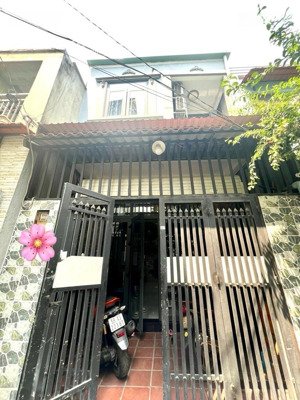 nhà đẹp hbc vào ở ngay chỉ hơn 5 tỷ hoàn công đủ .