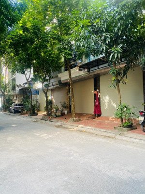 bán gấp liền kề dịch vụ hàng bè kiến hưng 50m2 5t đường 11,5m kinh doanh, nhà mới đẹp giá 14,4 tỷ