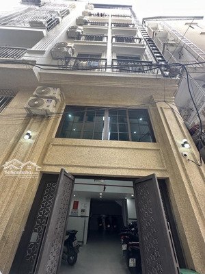 ccmn 7 tầng thang máy nhà mới tinh 15 phòng full đồ gần ô tô khu vực cho thuê cực nóng