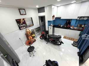 cách q1 chỉ 500m - nhà đẹp 4 tầng 3pn 4wc. chỉ 4,35 tỷ