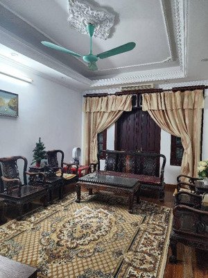 bạch mai, 34 tỷ cho vị trí cực kỳ đẹp, ô tô qua nhà, ngõ thông, 10m ra mặt phố bạch mai.