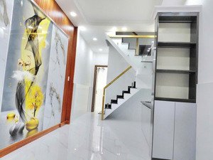 nhà mới đẹp q12, đúc kiên cố 1 trệt 1 lầu 3pn, 2 wc ngay chợ thiếc