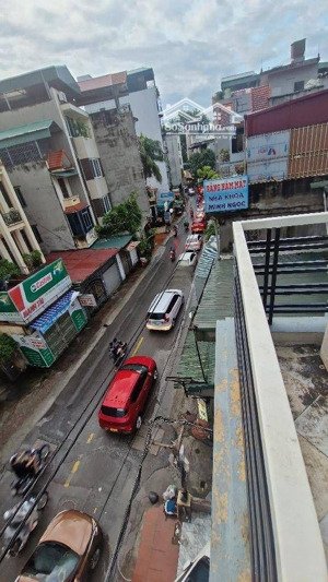 mặt phố tô hiệu kinh doanh sầm uất. diện tích 80m2 *4t* mt 6m.
vị trí kinh doanh bất chấp.
sổ đẹp.