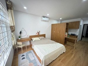 nhà mới, tách bếp, cửa phòng vân tay, cửa sổ trời đón nắng gió, võ duy ninh, bình thạnh