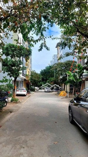 chính chủ cần bán toà nhà văn phòng dịch vụ đìa lão,kiến hưng.dt 50m*7tầng*mt 4m. giá 17.3 tỷ