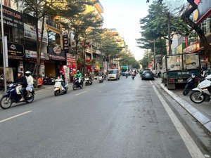 khâm thiên, 1nhà ra phố, 38m2, 5 tầng, giá chỉ hơn 6 tỷ