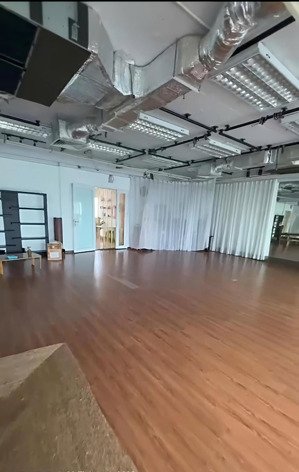 văn phòng 85m2 - phổ quang - tân bình - giá 27tr gồm pql và vat