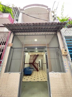 nhà bán trệt, lầu -36m2-3,1 x 13,6- 2pn,2 wc-hẻm thông 3,5m ,ô tô đậu 20m hưng phú p10q8 cũ shhc