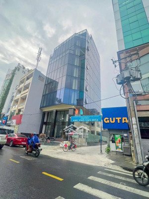 cho thuê tòa nhà mặt tiền trường sơn quận tân bình , cách sân bay tân sơn nhất chỉ 5phut di chuyển.