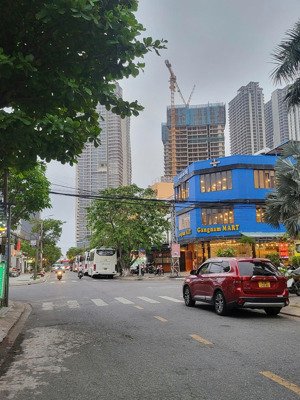 chủ hạ bán nhanh nhà 3 tầng mt morrison đường 7m5 cách biển 300m. thích hợp xây khách sạn, căn hộ