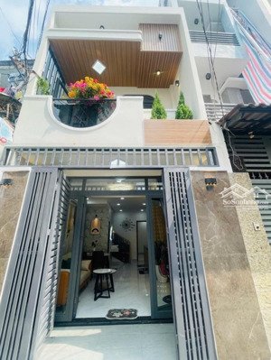 bán gấp nhà lê quang định bình thạnh xe hơi tới nhà full nội thất 3pn 40m2 nhỉnh 5.xx tỷ