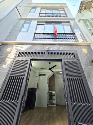 bán gấp lê quang định bình thạnh nhà mới cứng 50m ra mặt tiền 4 tầng btct 2pn lớn 24m2 nhỉnh 5 tỷ