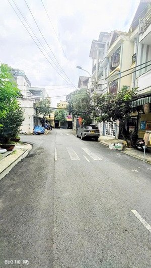 chính chủ - mtđs - lý phục man - q7 - giáp nguyễn văn linh - 4 tầng - dt:4mx12m - xe hơi ngủ nhà