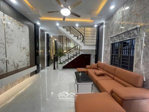 bán nhà góc 2 mặt tiền 1/ hà huy giáp quận 12 đường 7m