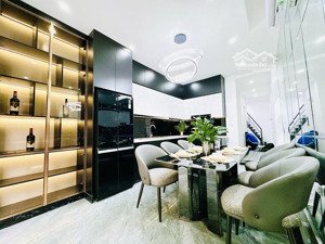 3 bước ra trần duy hưng, cầu giấy. nhà sát phố, ngõ thông, nhà mới, thang máy, pháp lý chuẩn