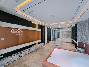 bán nhà lô góc phố giảng võ, 55m2x7t thang máy, 10m ra oto, full nội thất. giá 24,4tỷ. quận đống đa