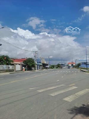 đất 100% thổ cư - 6x20m - 116m - gần chợ. trường học - xe hơi tới đất - tương lai mặt tiền 20m